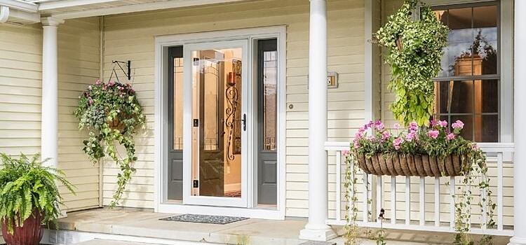 screen door installation in Solana Beach