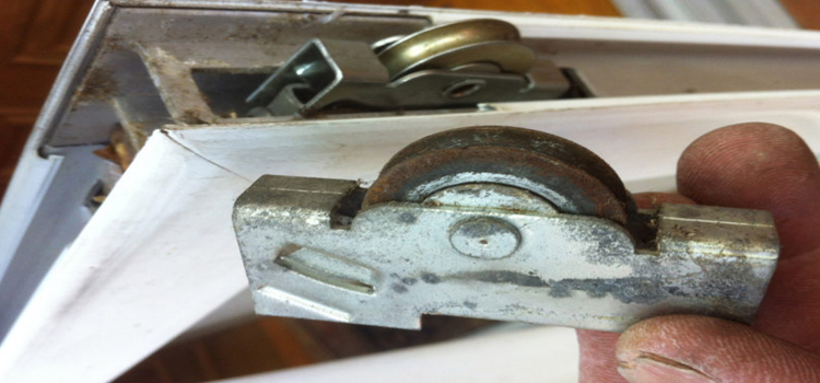 screen door roller repair in Solana Beach